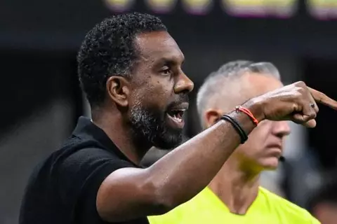 قد يؤثر على مسيرة وسام أبو علي.. مدرب كولومبوس كرو يقترب من تدريب سيلتك